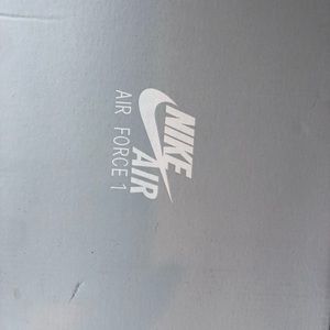 New never worn White mens Nike Air Force 1 sneakers